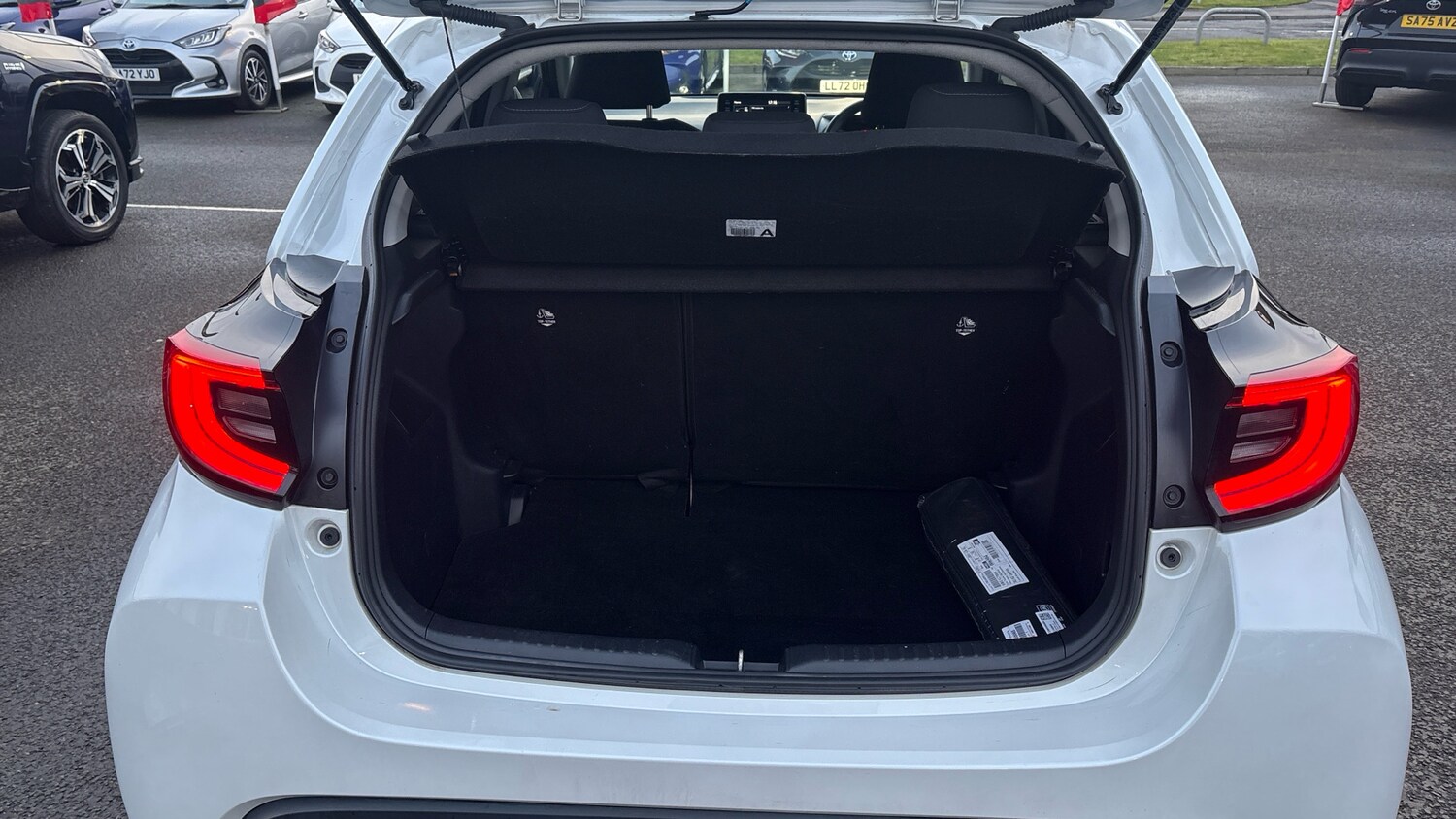 Used Toyota Yaris 2024 for sale - 78144194: Photo 14