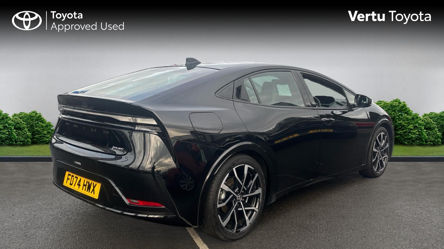 Used Toyota Prius 2024 for sale - 77124981: Photo 2