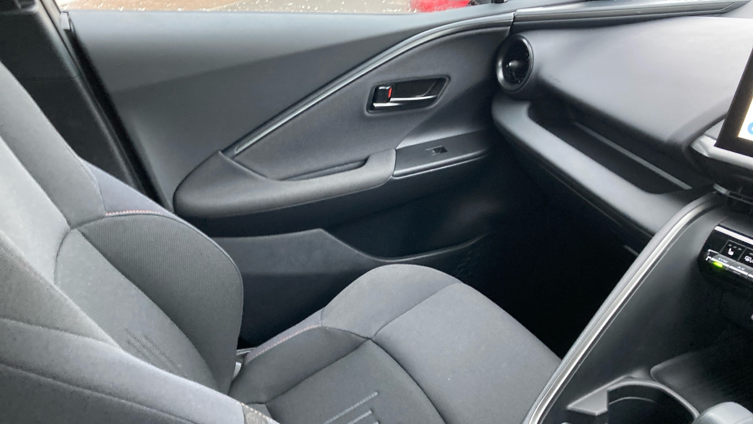 Used Toyota C-HR 2024 for sale - 77124982: Photo 45