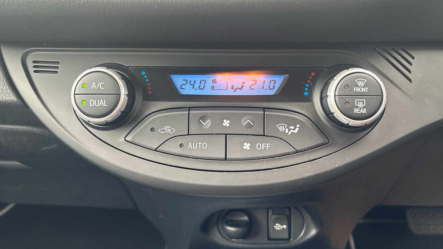 Used Toyota Yaris 2020 for sale - 76144568: Photo 24