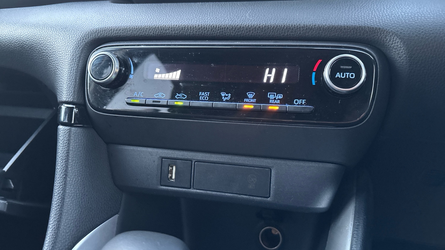 Used Toyota Yaris 2022 for sale - 76830555: Photo 23