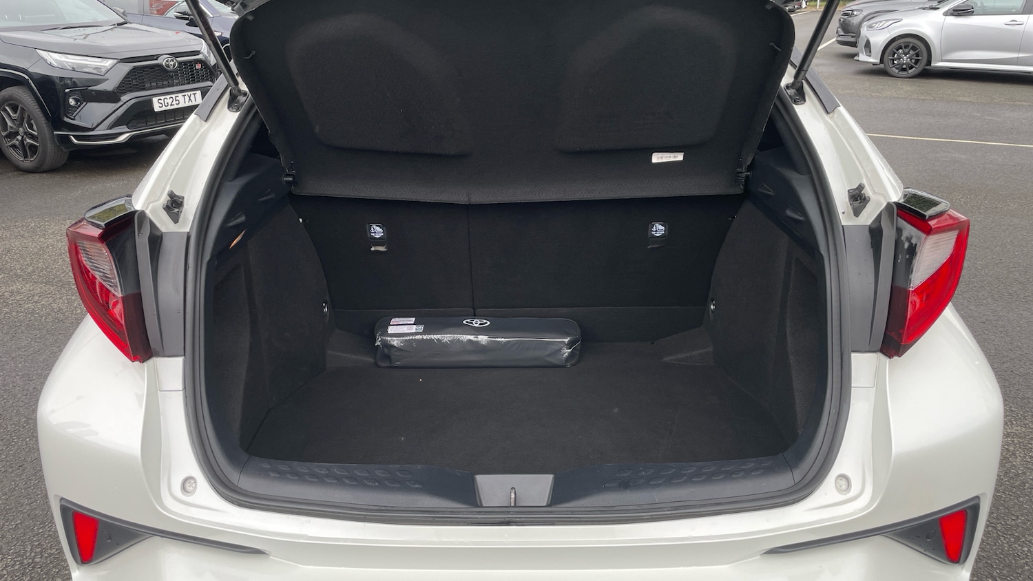 Used Toyota C-HR 2022 for sale - 76067478: Photo 14