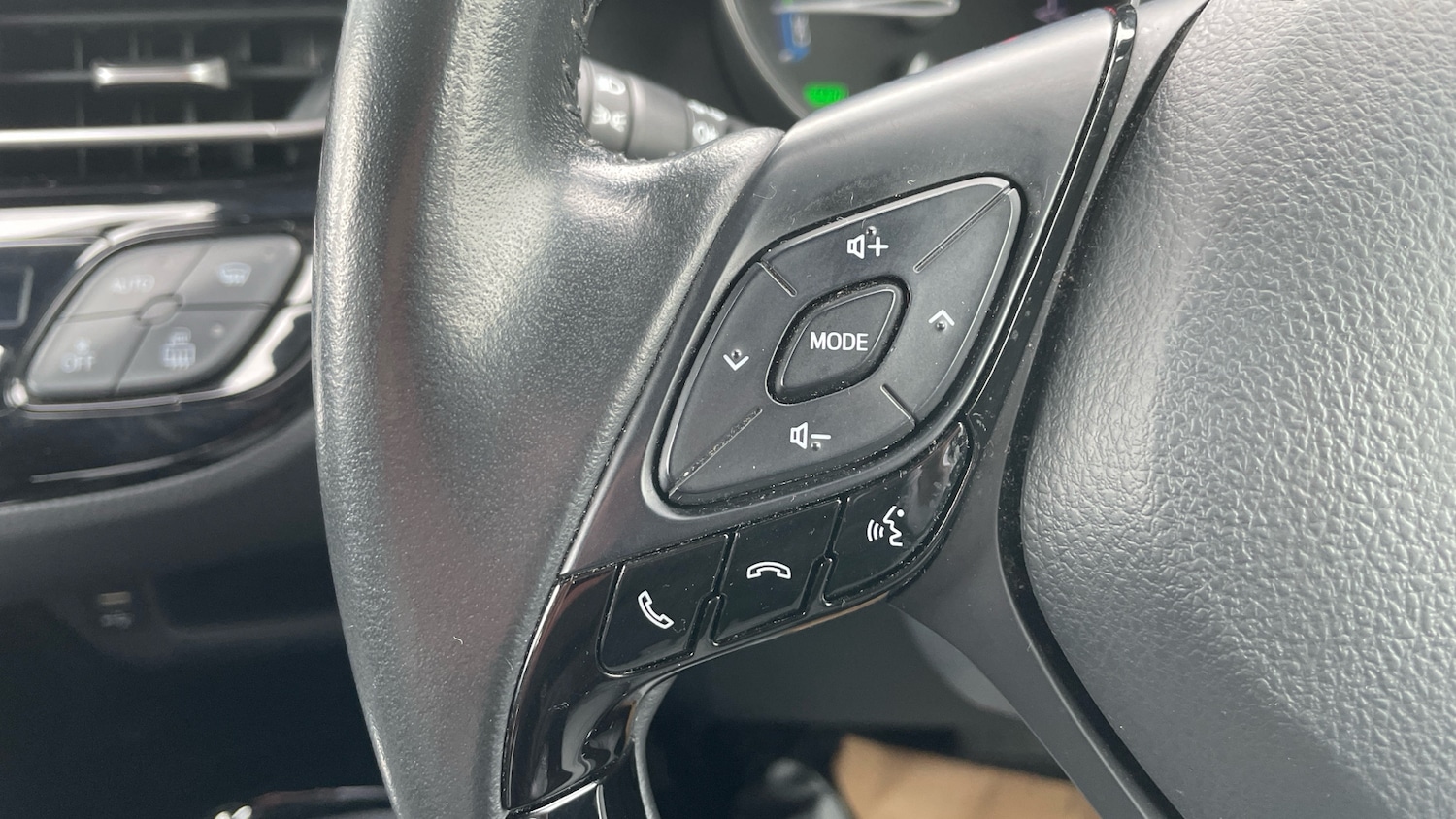 Used Toyota C-HR 2022 for sale - 76067478: Photo 37