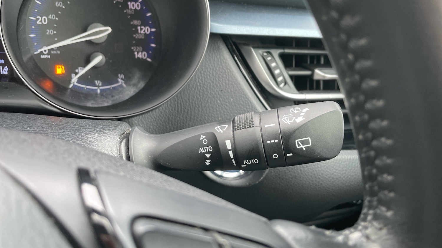 Used Toyota C-HR 2022 for sale - 76067478: Photo 40