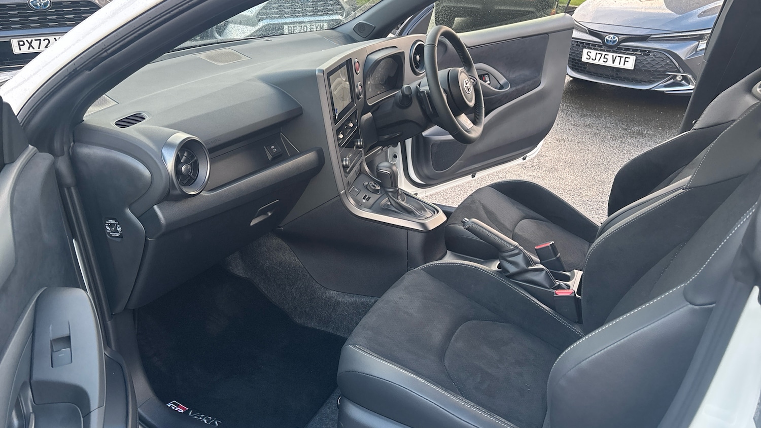 Used Toyota Yaris 2024 for sale - 77023959: Photo 10