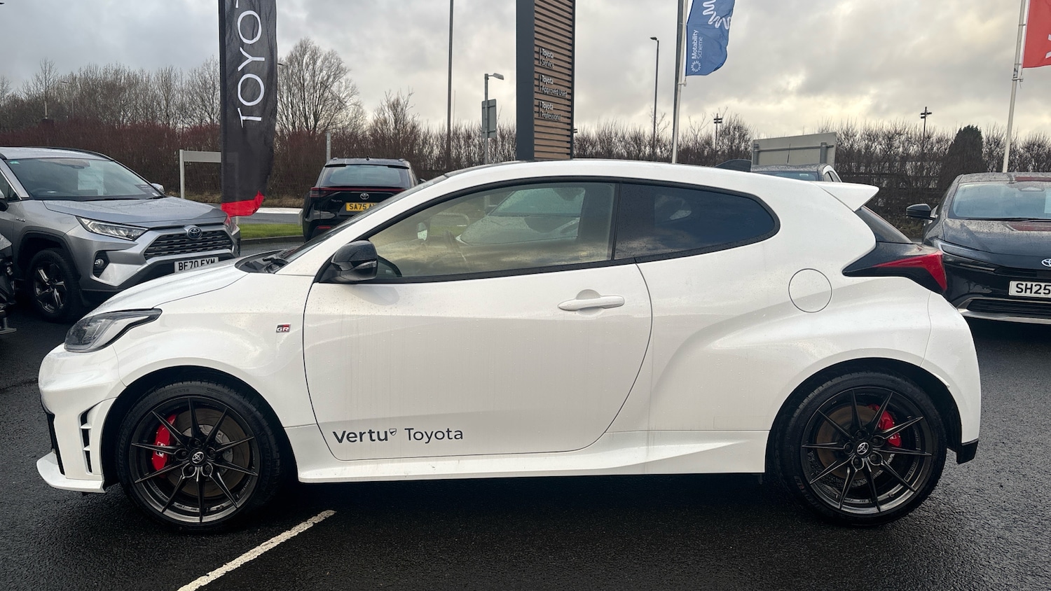 Used Toyota Yaris 2024 for sale - 77023959: Photo 17