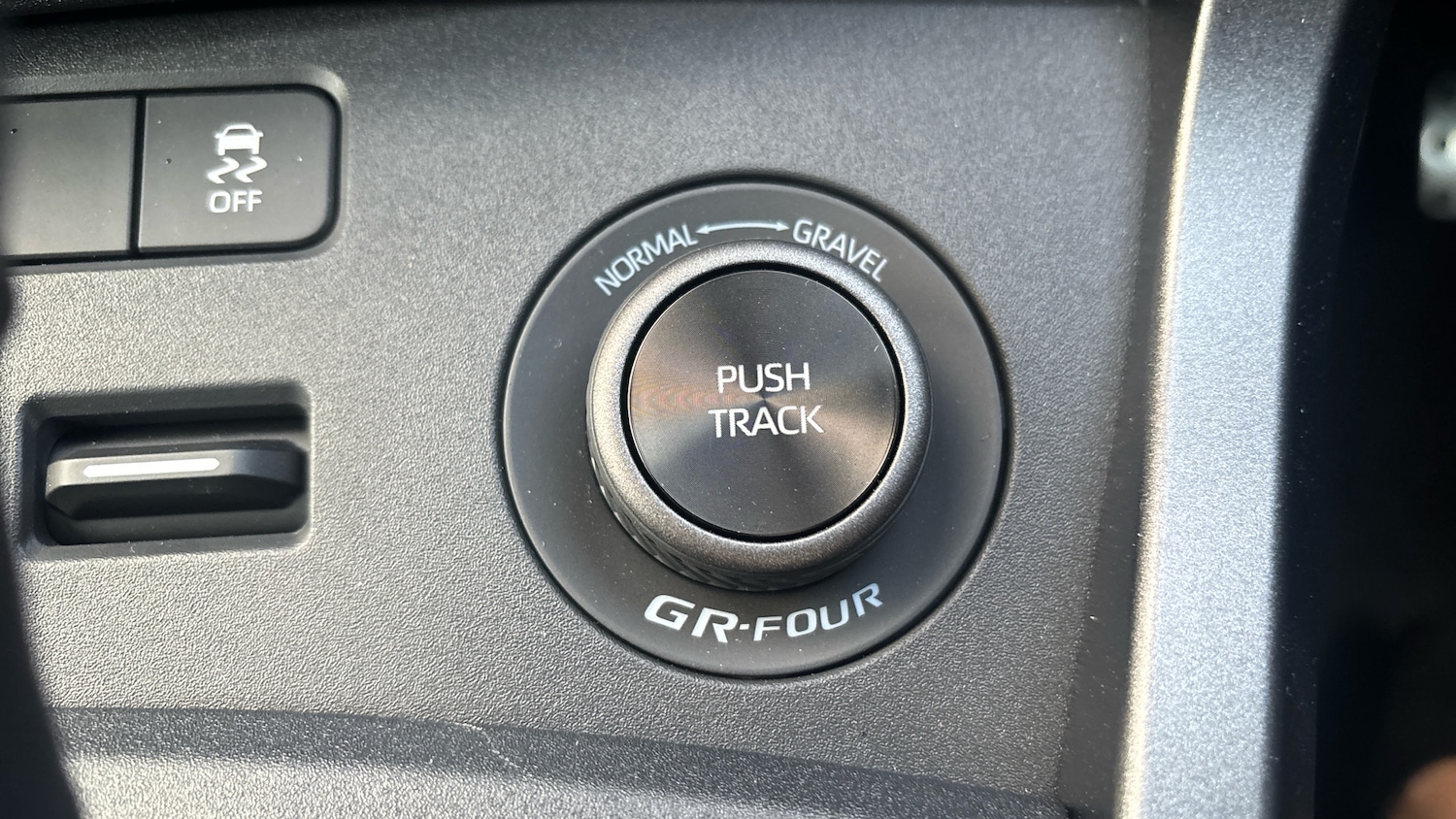 Used Toyota Yaris 2024 for sale - 77023959: Photo 20