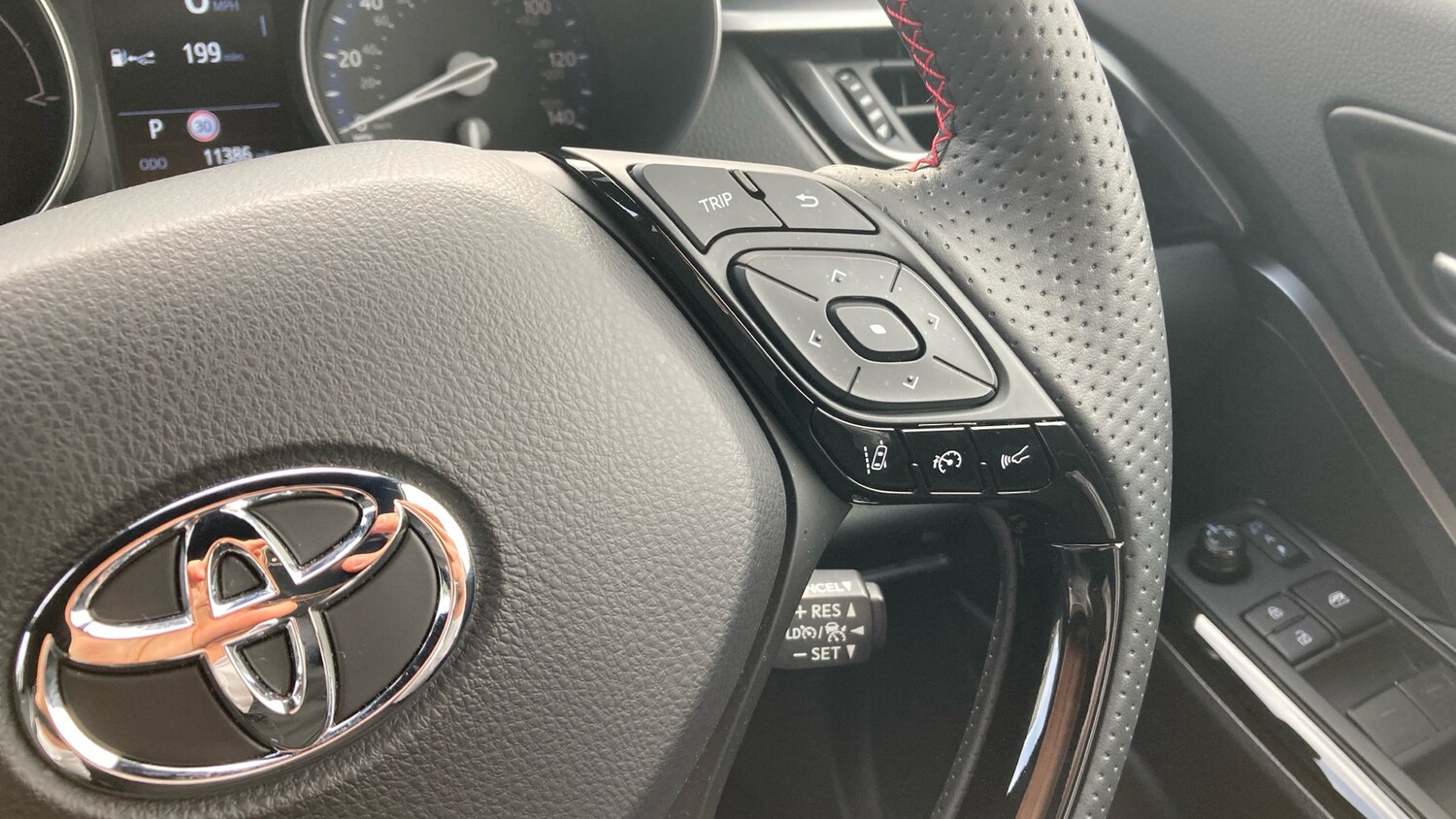 Used Toyota C-HR 2023 for sale - 78198712: Photo 37