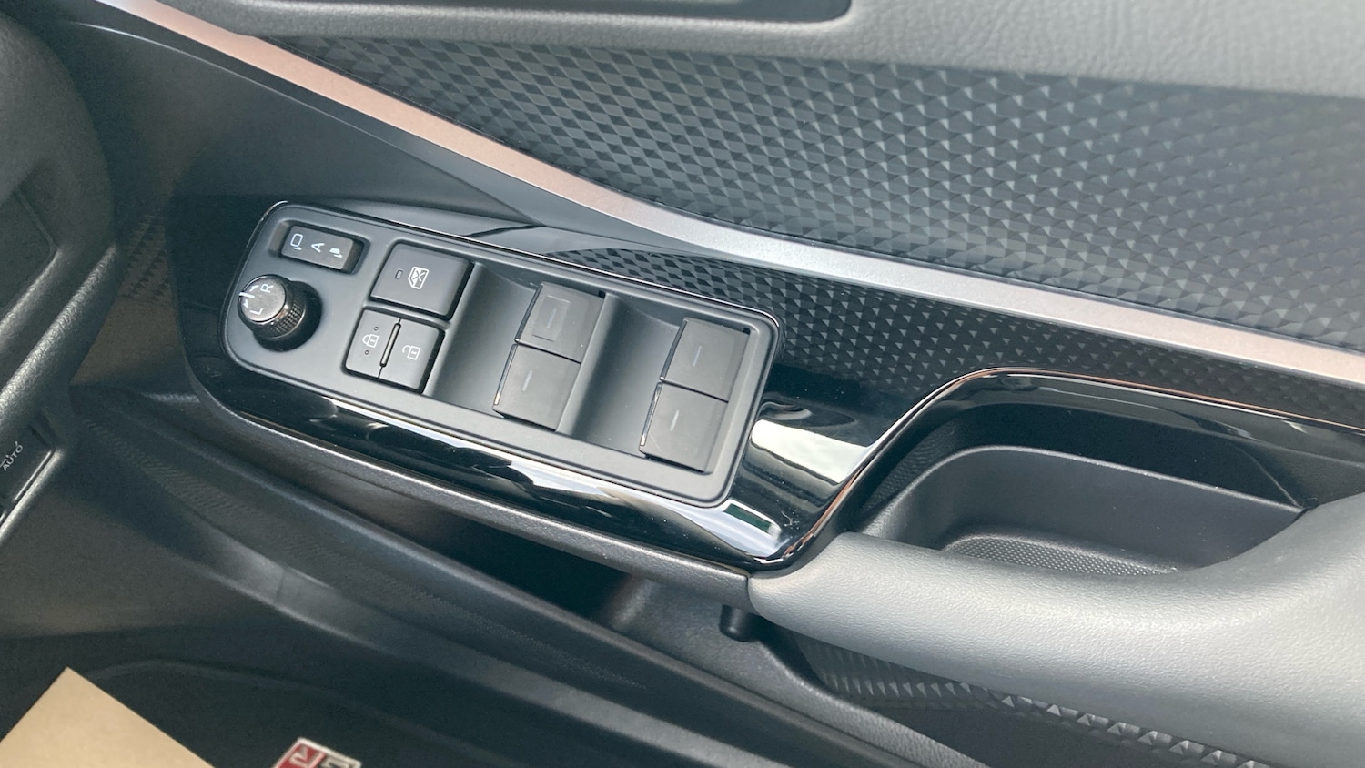 Used Toyota C-HR 2023 for sale - 78198712: Photo 43