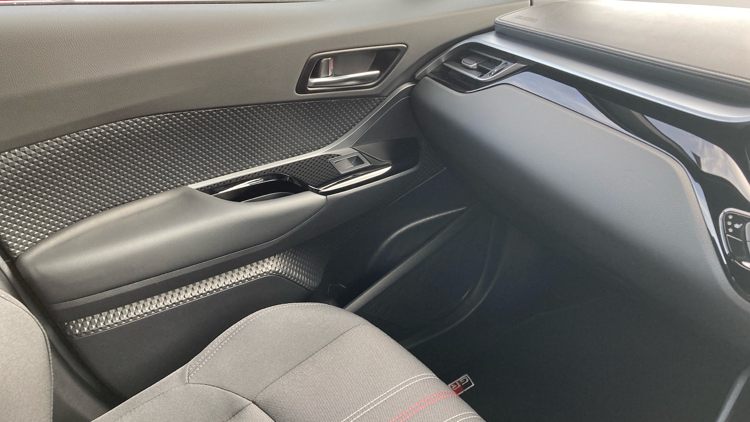 Used Toyota C-HR 2023 for sale - 78198712: Photo 45