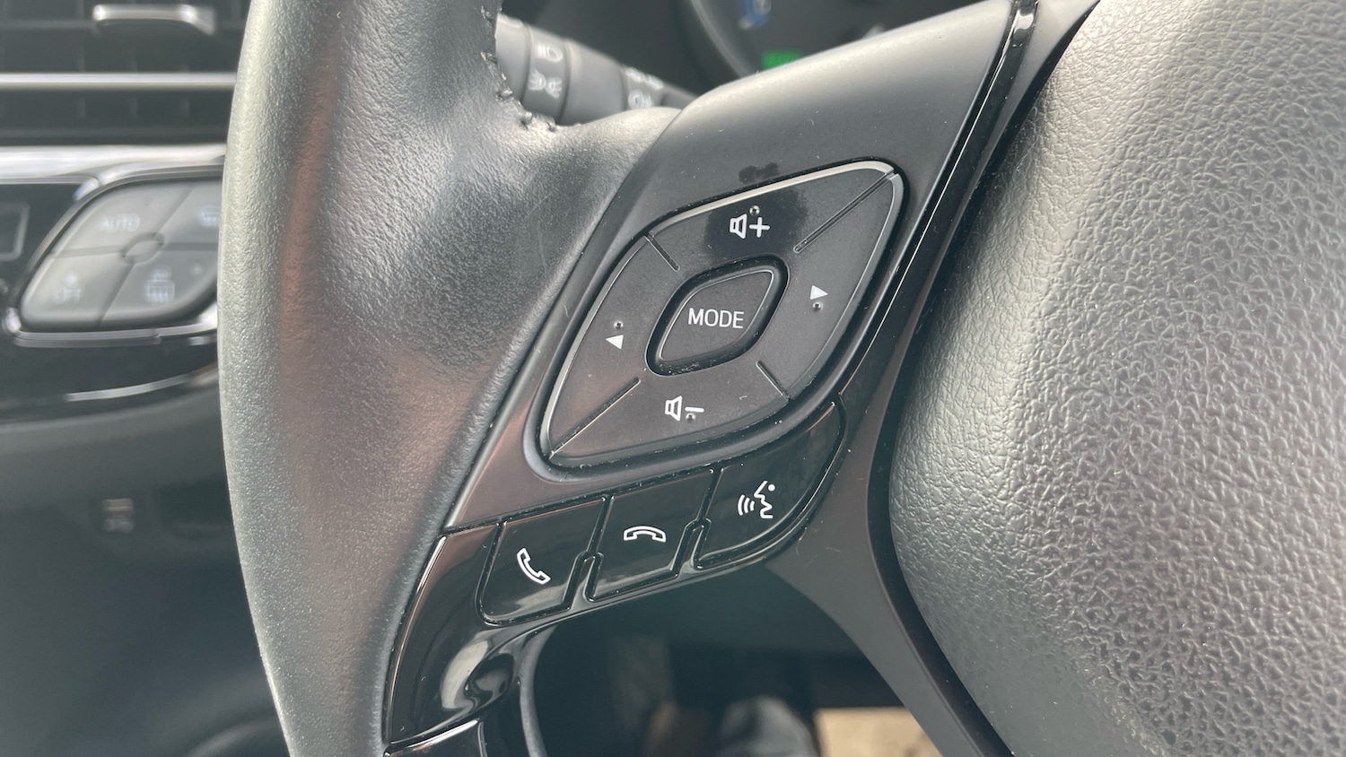 Used Toyota C-HR 2022 for sale - 78179461: Photo 39