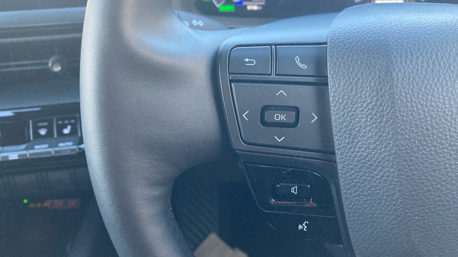 Used Toyota C-HR 2024 for sale - 76477807: Photo 20