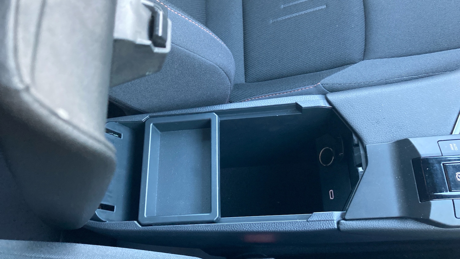 Used Toyota C-HR 2024 for sale - 76477807: Photo 25