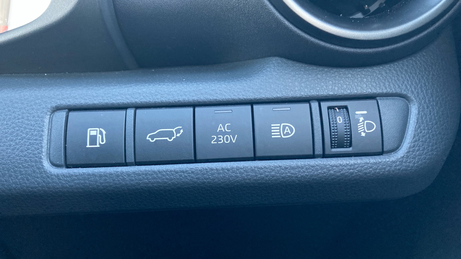 Used Toyota C-HR 2024 for sale - 76477807: Photo 28