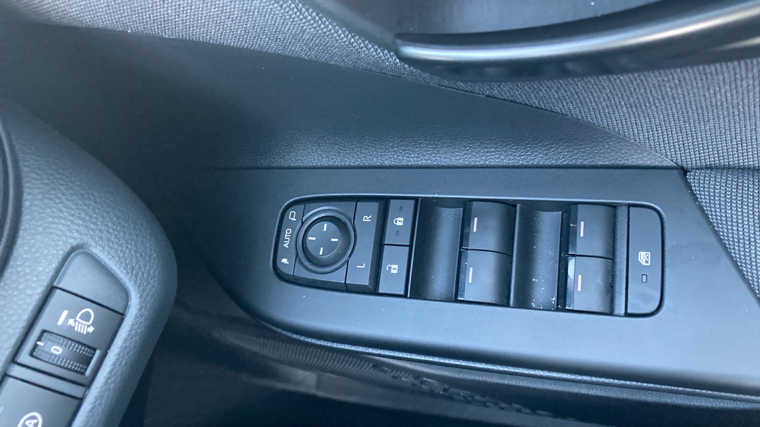 Used Toyota C-HR 2024 for sale - 76477807: Photo 29