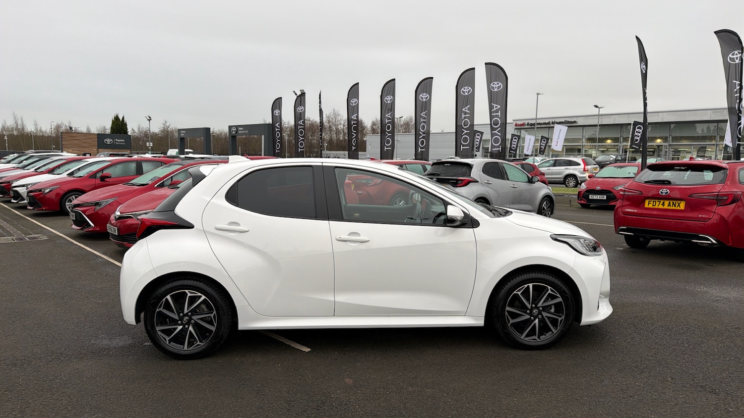 Used Toyota Yaris 2022 for sale - 77124999: Photo 16