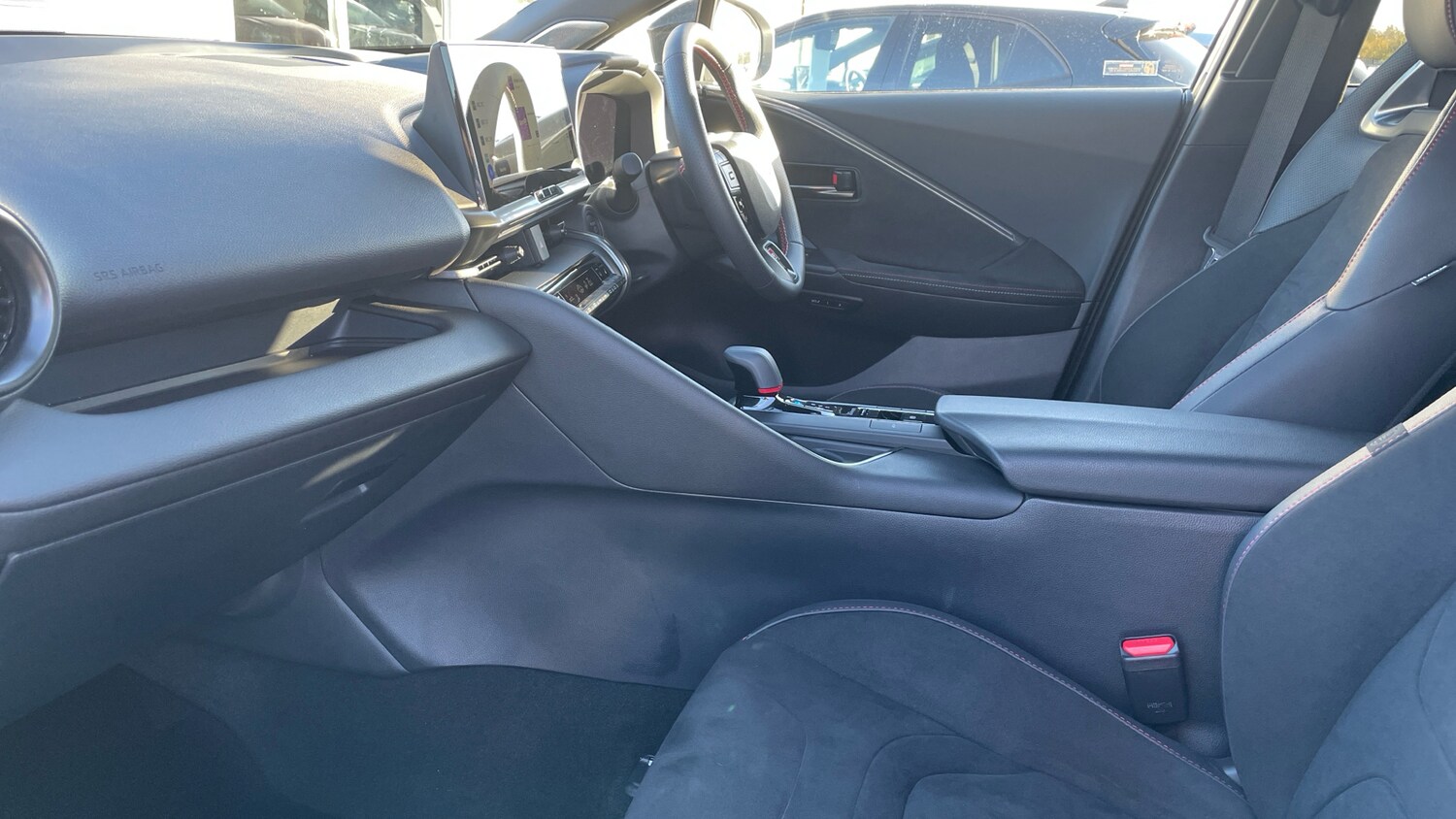 Used Toyota C-HR 2025 for sale - 76637272: Photo 10