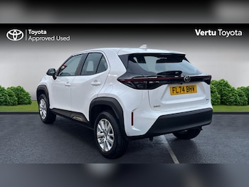 Used Toyota Yaris Cross 2024 for sale - 77505579: Photo