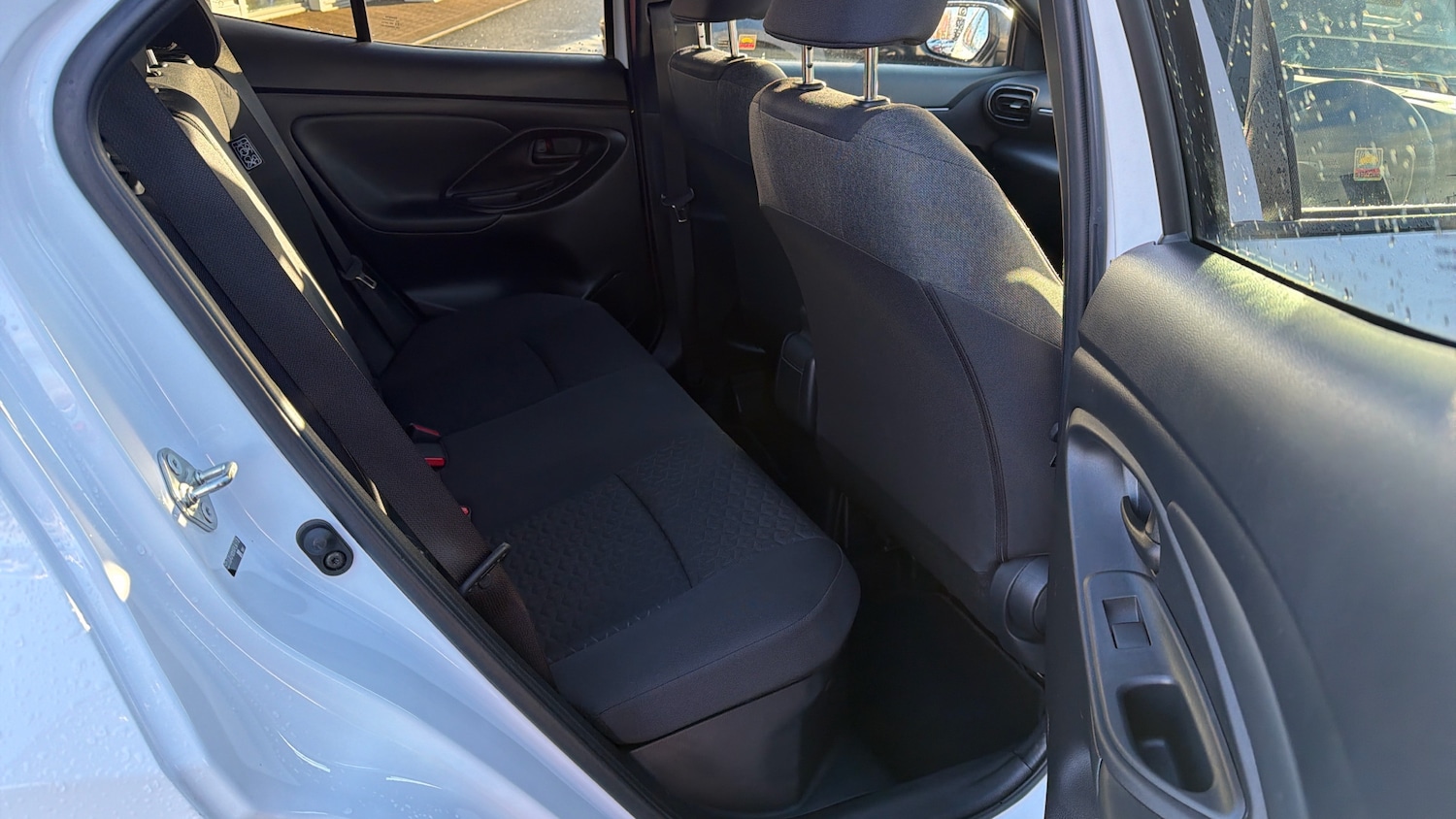 Used Toyota Yaris Cross 2024 for sale - 77148320: Photo 12