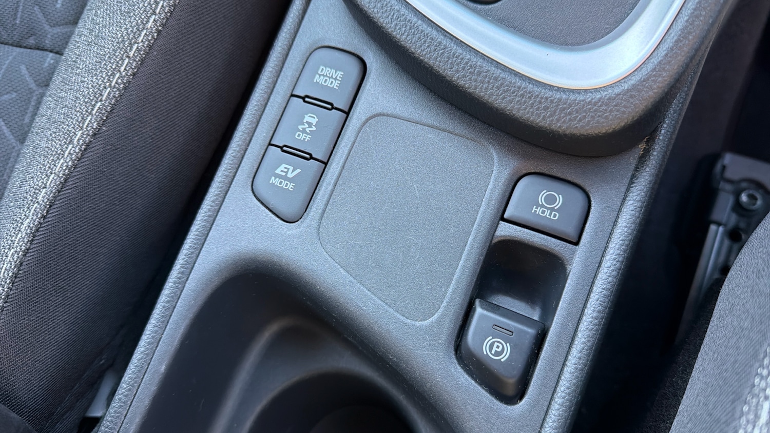 Used Toyota Yaris Cross 2024 for sale - 77148320: Photo 27