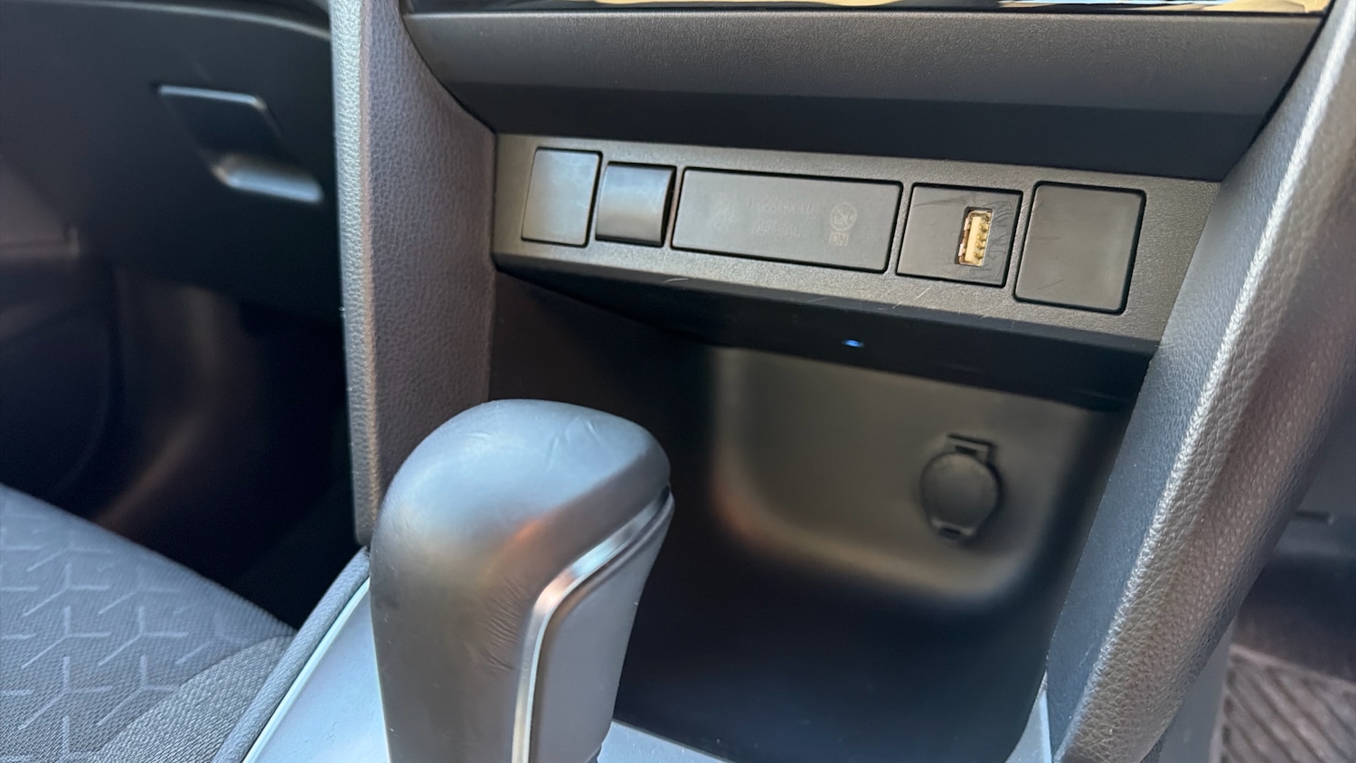 Used Toyota Yaris Cross 2024 for sale - 77148320: Photo 30