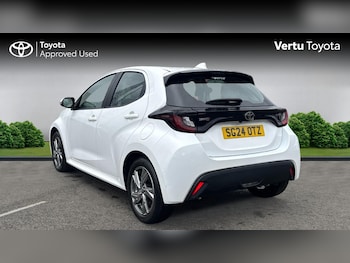 Used Toyota Yaris 2024 for sale - 78870453: Photo