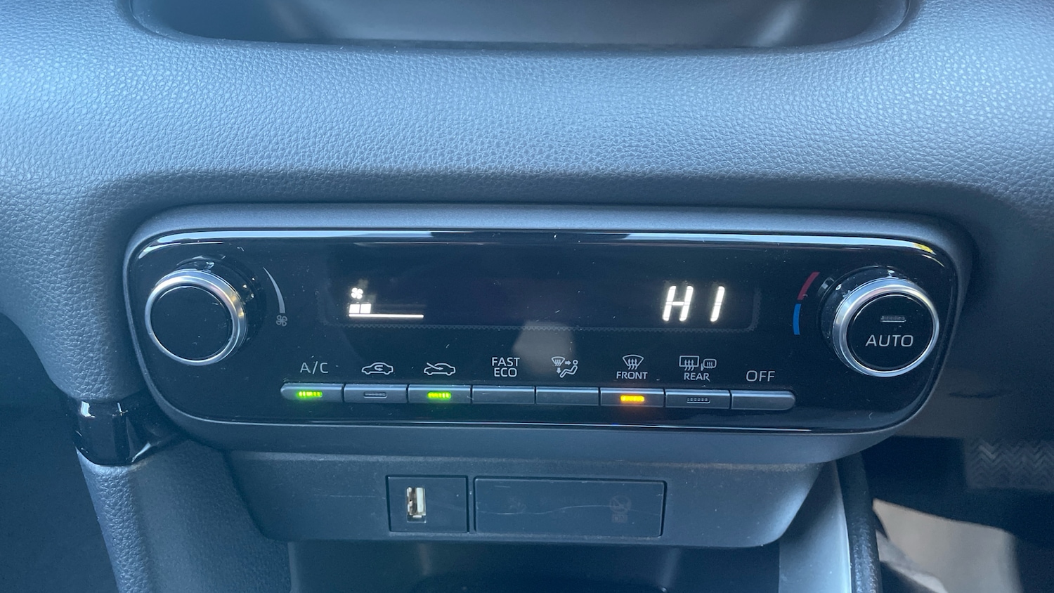 Used Toyota Yaris 2023 for sale - 77062044: Photo 32