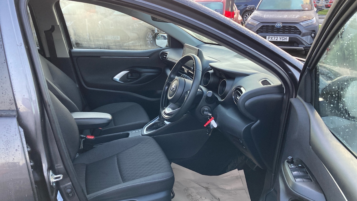 Used Toyota Yaris 2022 for sale - 76833948: Photo 11