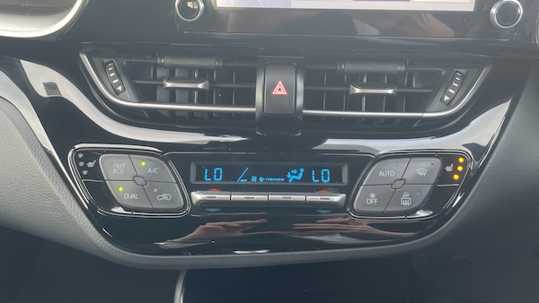 Used Toyota C-HR 2021 for sale - 76218684: Photo 32