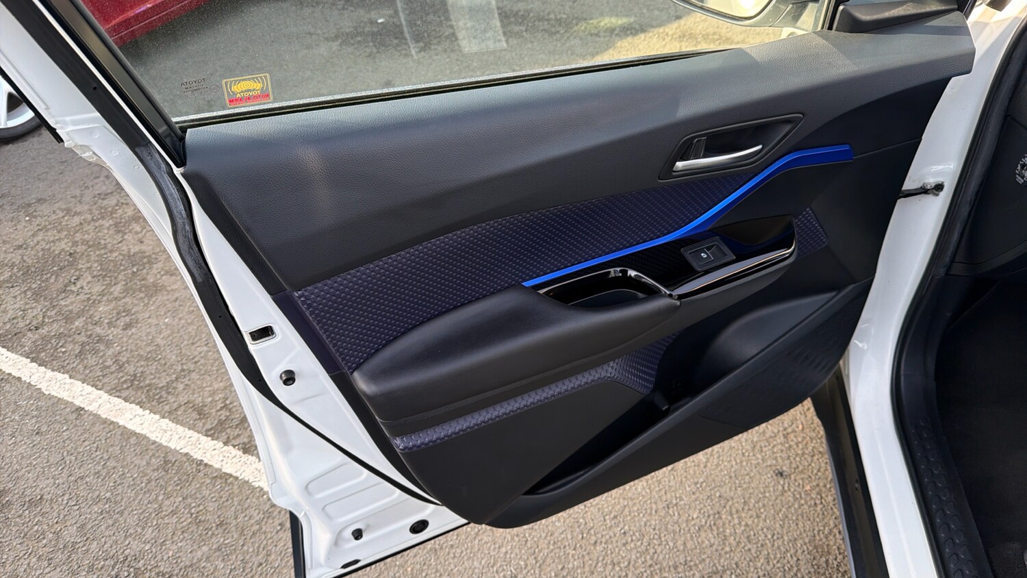 Used Toyota C-HR 2018 for sale - 77975742: Photo 29