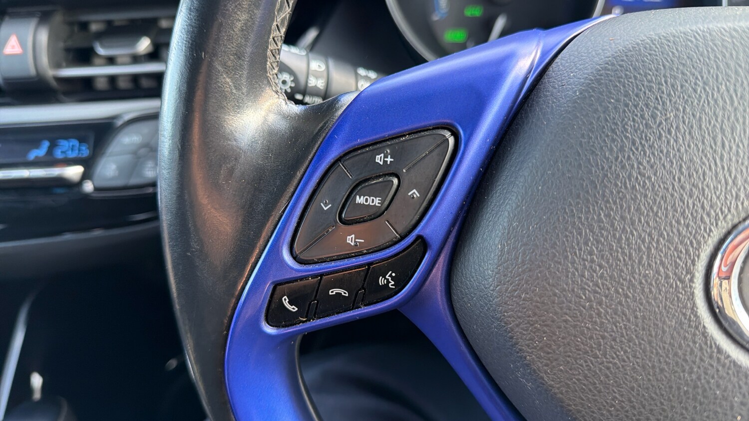 Used Toyota C-HR 2018 for sale - 77975742: Photo 39