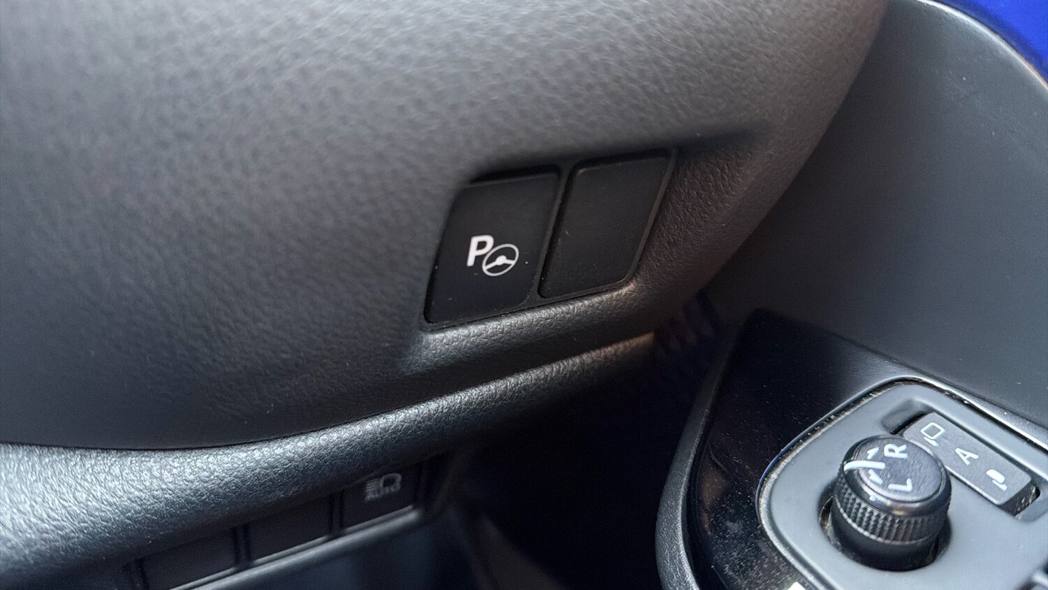 Used Toyota C-HR 2018 for sale - 77975742: Photo 45