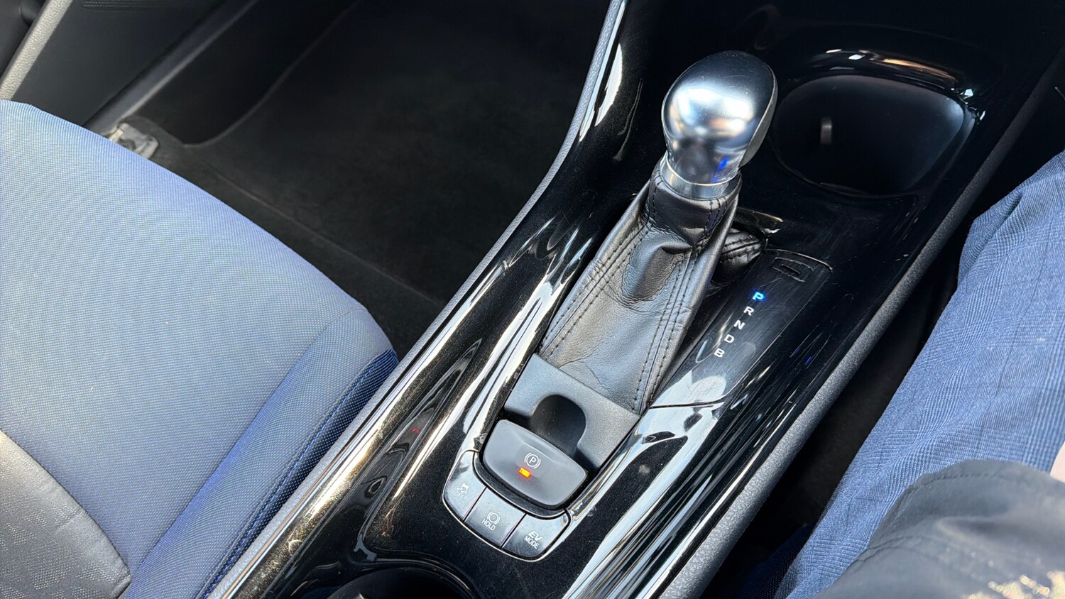 Used Toyota C-HR 2018 for sale - 77975742: Photo 50