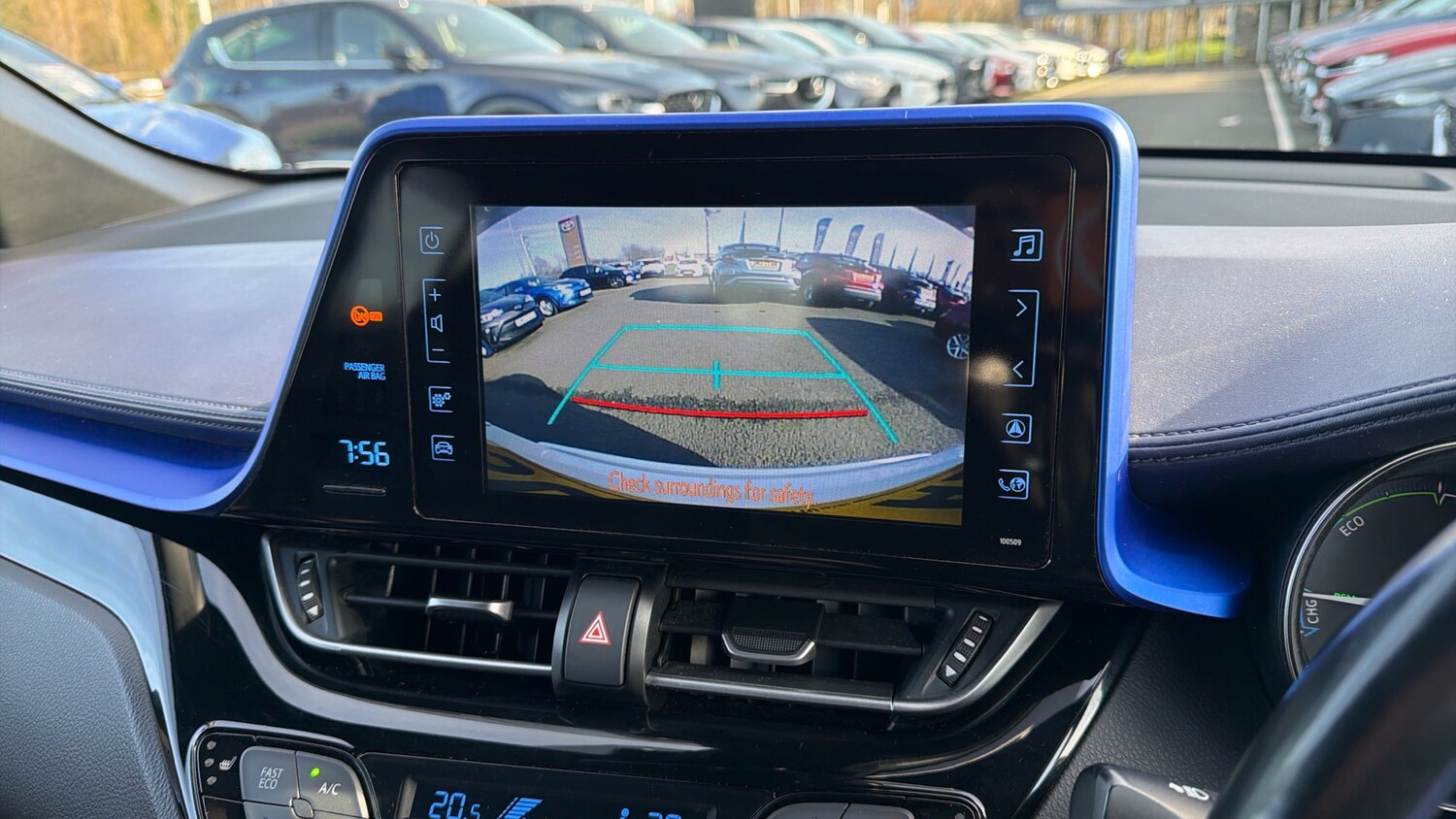 Used Toyota C-HR 2018 for sale - 77975742: Photo 52