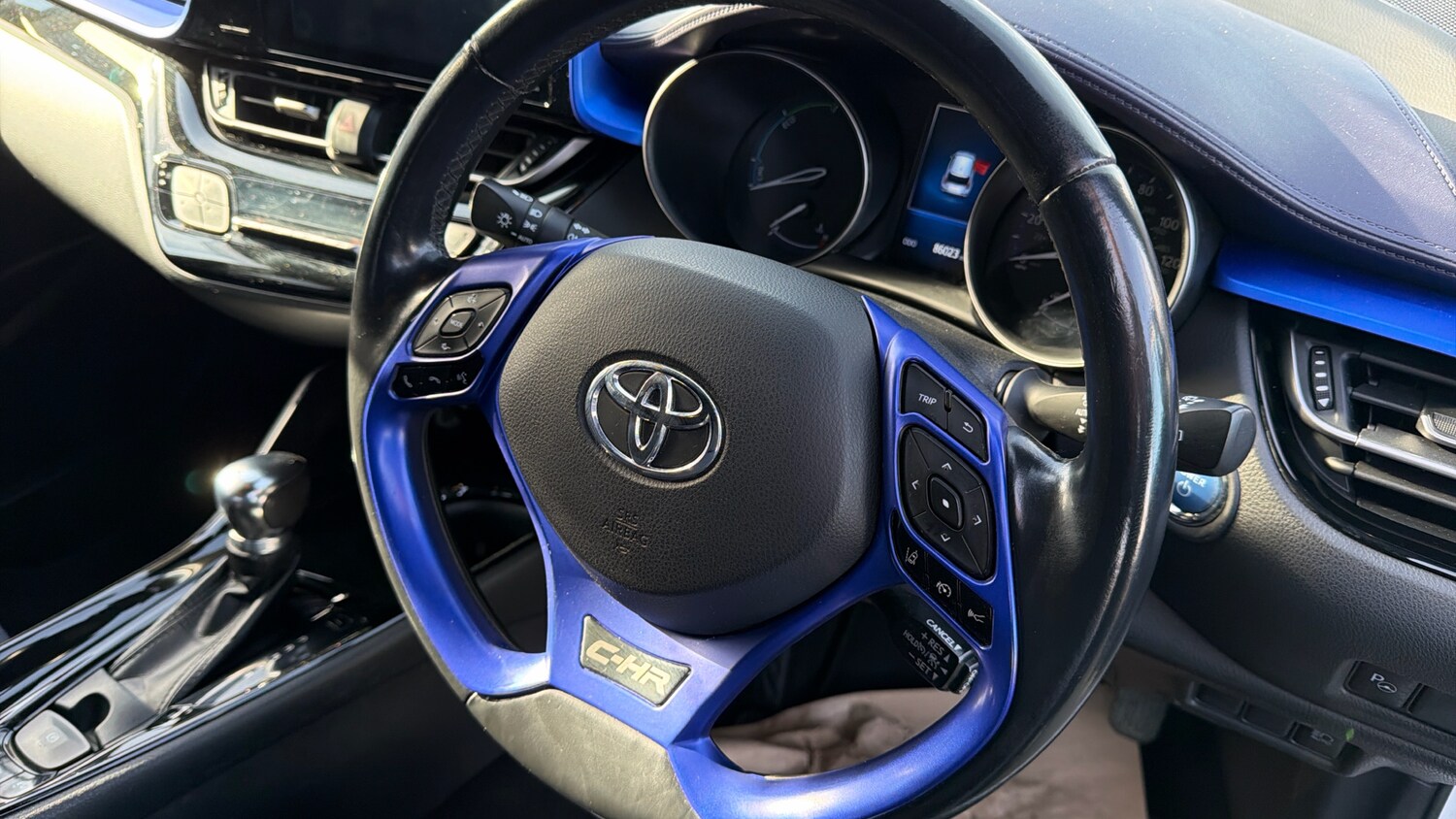 Used Toyota C-HR 2018 for sale - 77975742: Photo 8