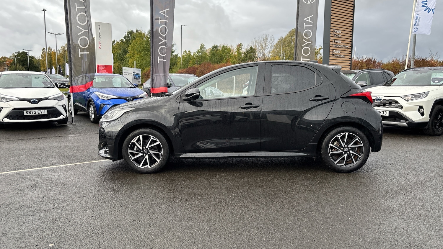 Used Toyota Yaris 2022 for sale - 76275905: Photo 17