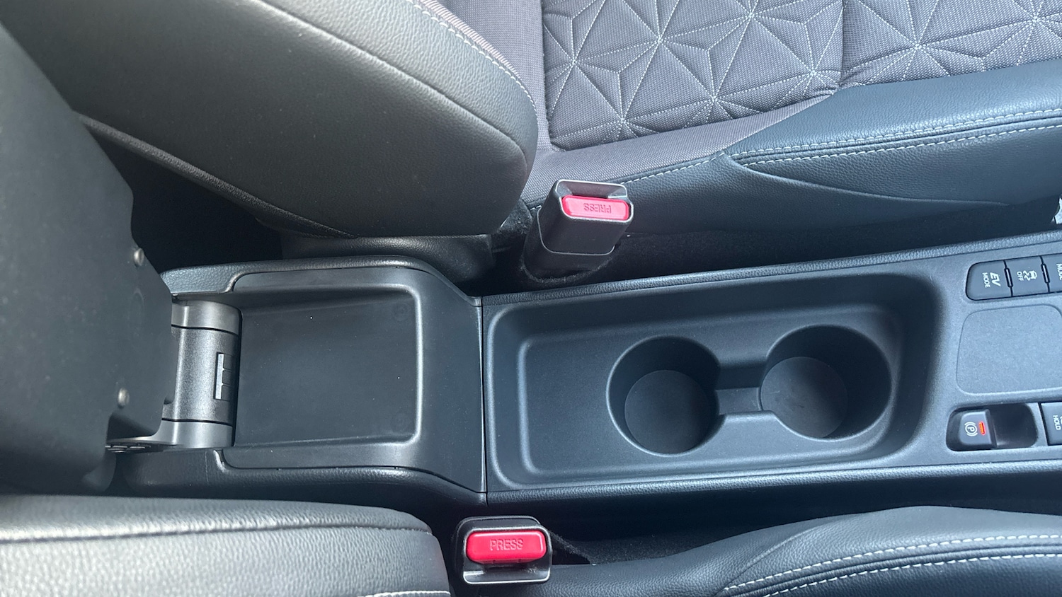 Used Toyota Yaris Cross 2021 for sale - 76340523: Photo 31