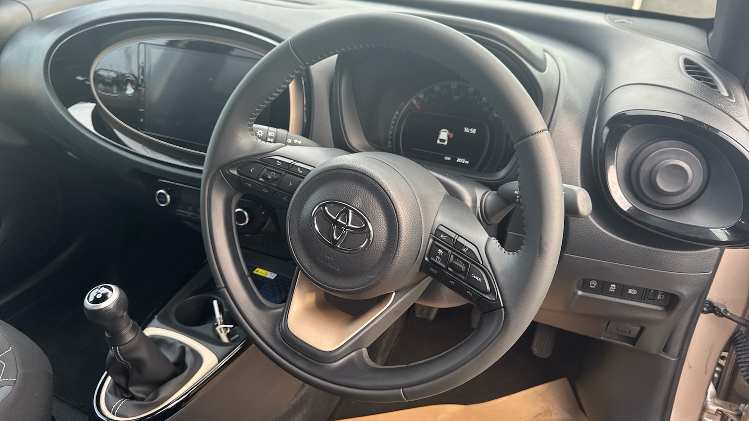 Used Toyota Aygo X 2023 for sale - 76275924: Photo 8