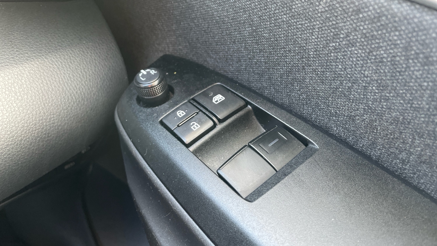 Used Toyota Yaris 2020 for sale - 76340521: Photo 39