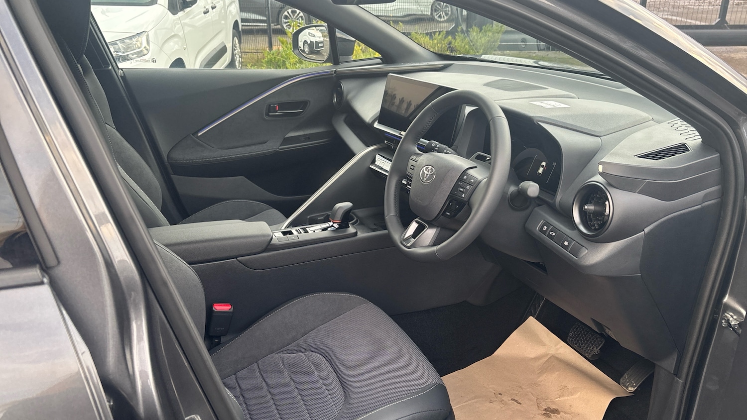 Used Toyota C-HR 2025 for sale - 77136798: Photo 11