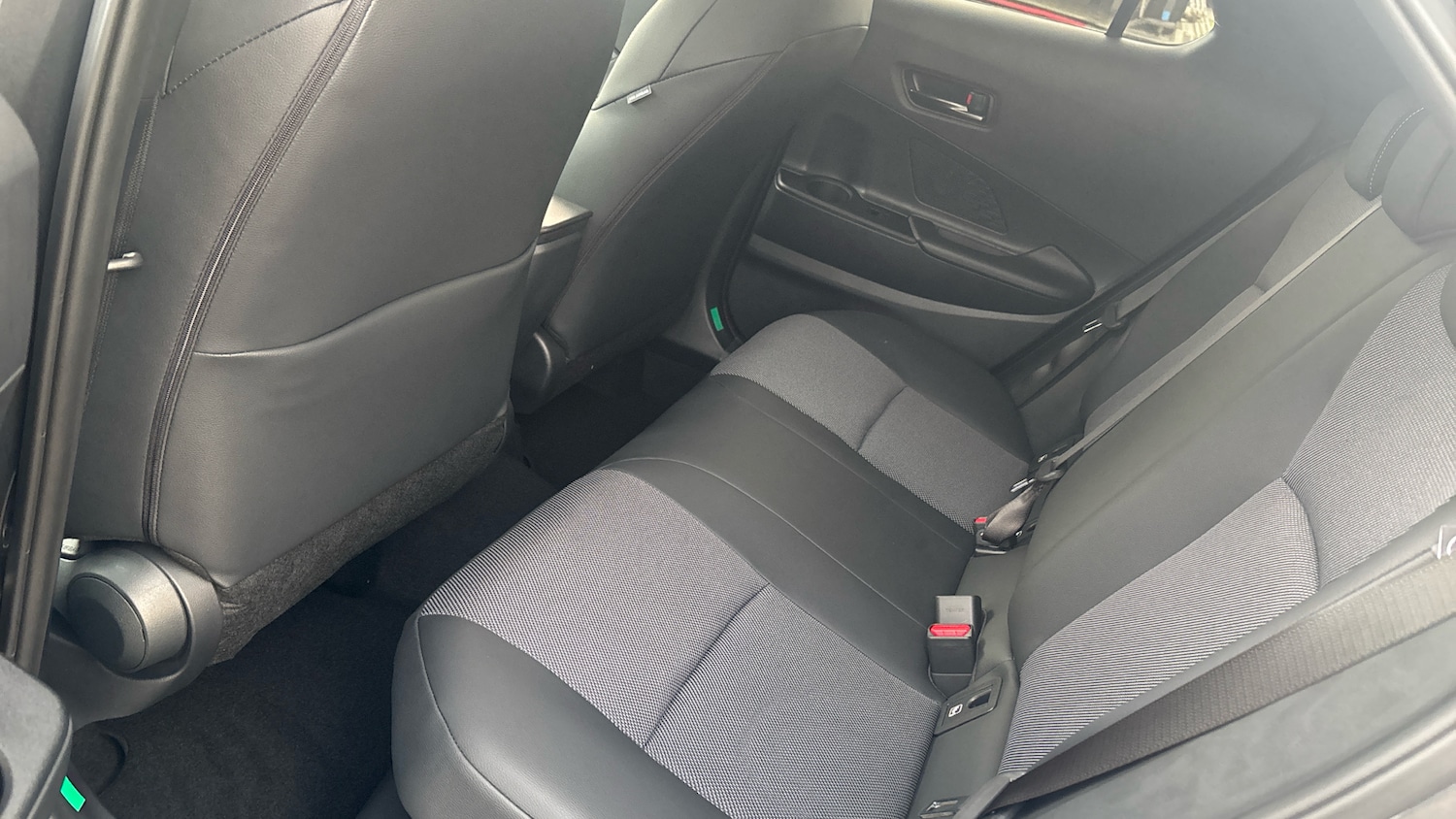 Used Toyota C-HR 2025 for sale - 77136798: Photo 13