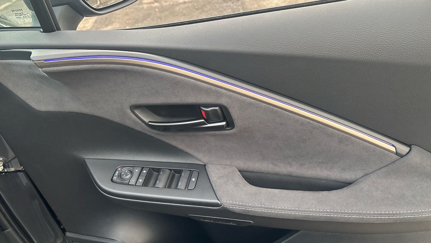 Used Toyota C-HR 2025 for sale - 77136798: Photo 34