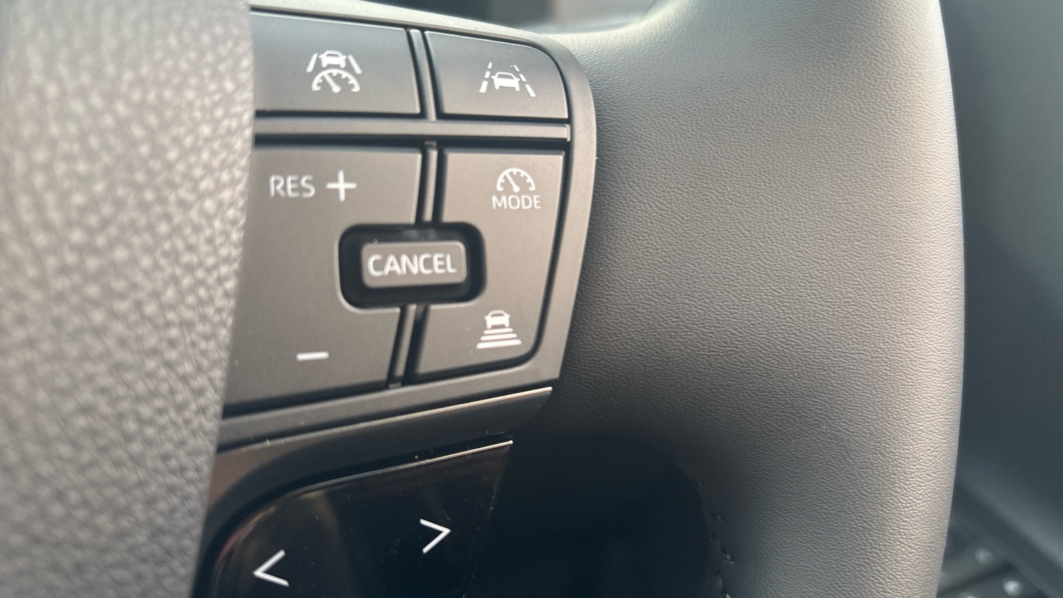 Used Toyota C-HR 2025 for sale - 77136798: Photo 40