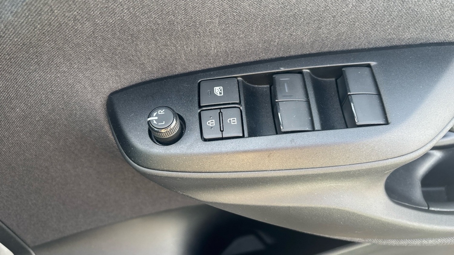 Used Toyota Yaris Cross 2023 for sale - 76196351: Photo 28