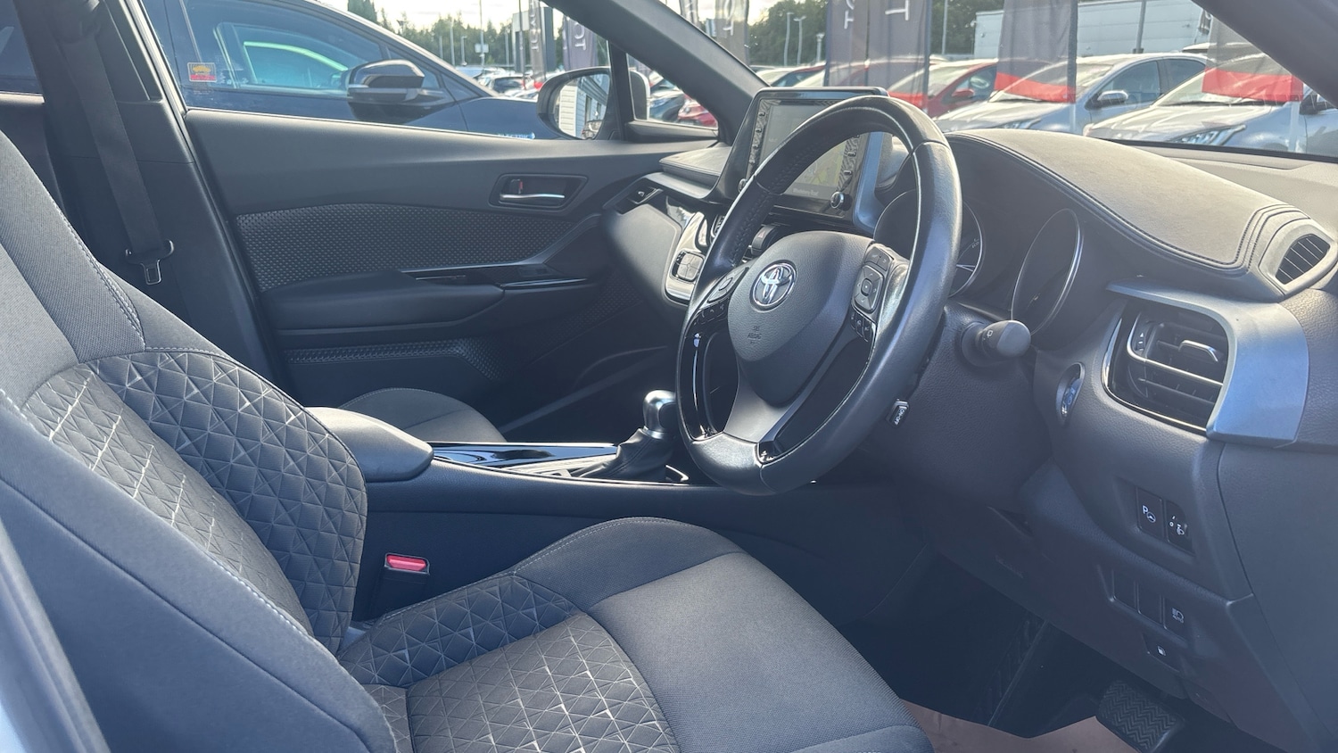 Used Toyota C-HR 2022 for sale - 76384888: Photo 11