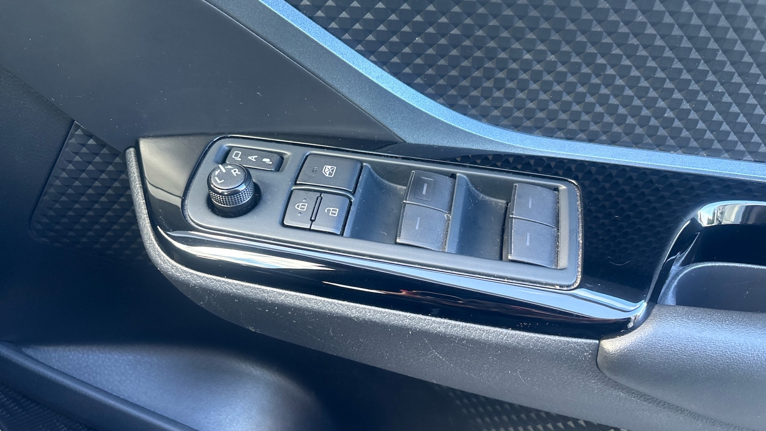 Used Toyota C-HR 2022 for sale - 76384888: Photo 26