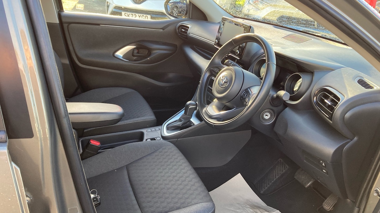 Used Toyota Yaris 2021 for sale - 76616360: Photo 11