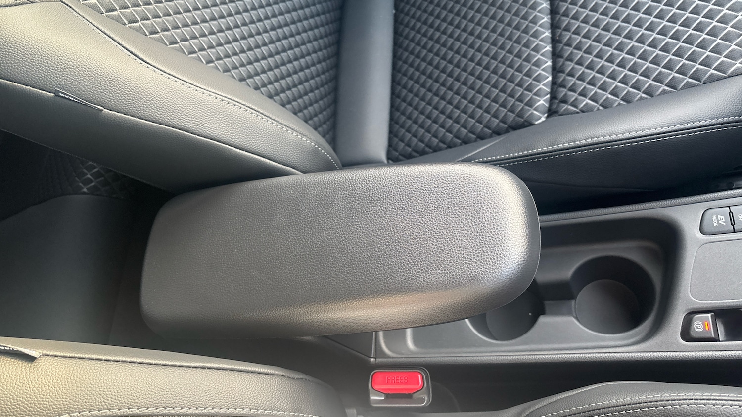 Used Toyota Yaris 2025 for sale - 77136821: Photo 46