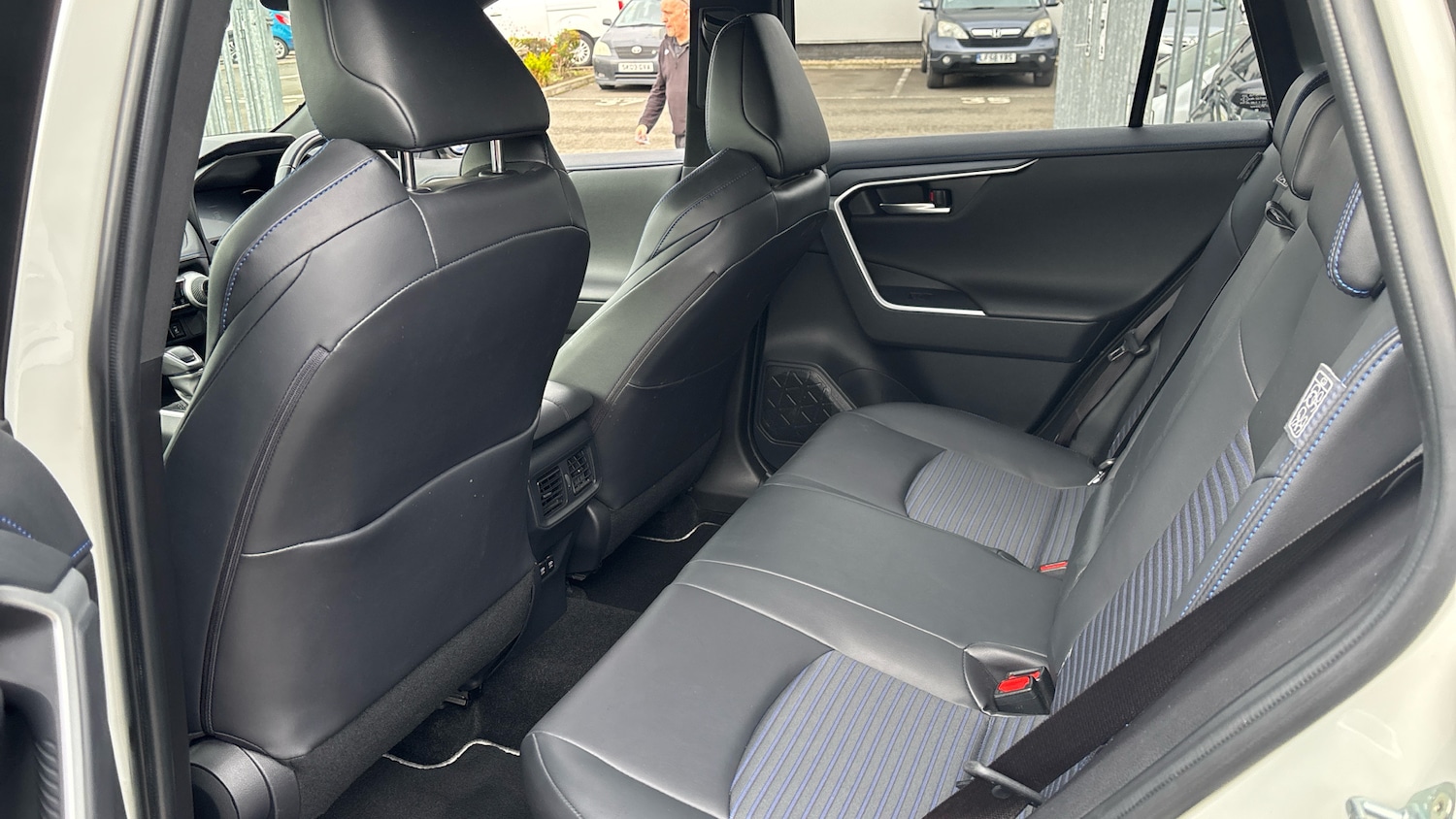 Used Toyota RAV4 2020 for sale - 76196367: Photo 12