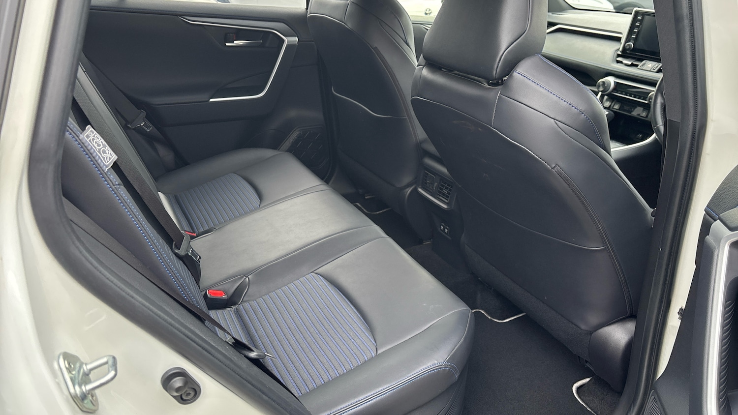 Used Toyota RAV4 2020 for sale - 76196367: Photo 13